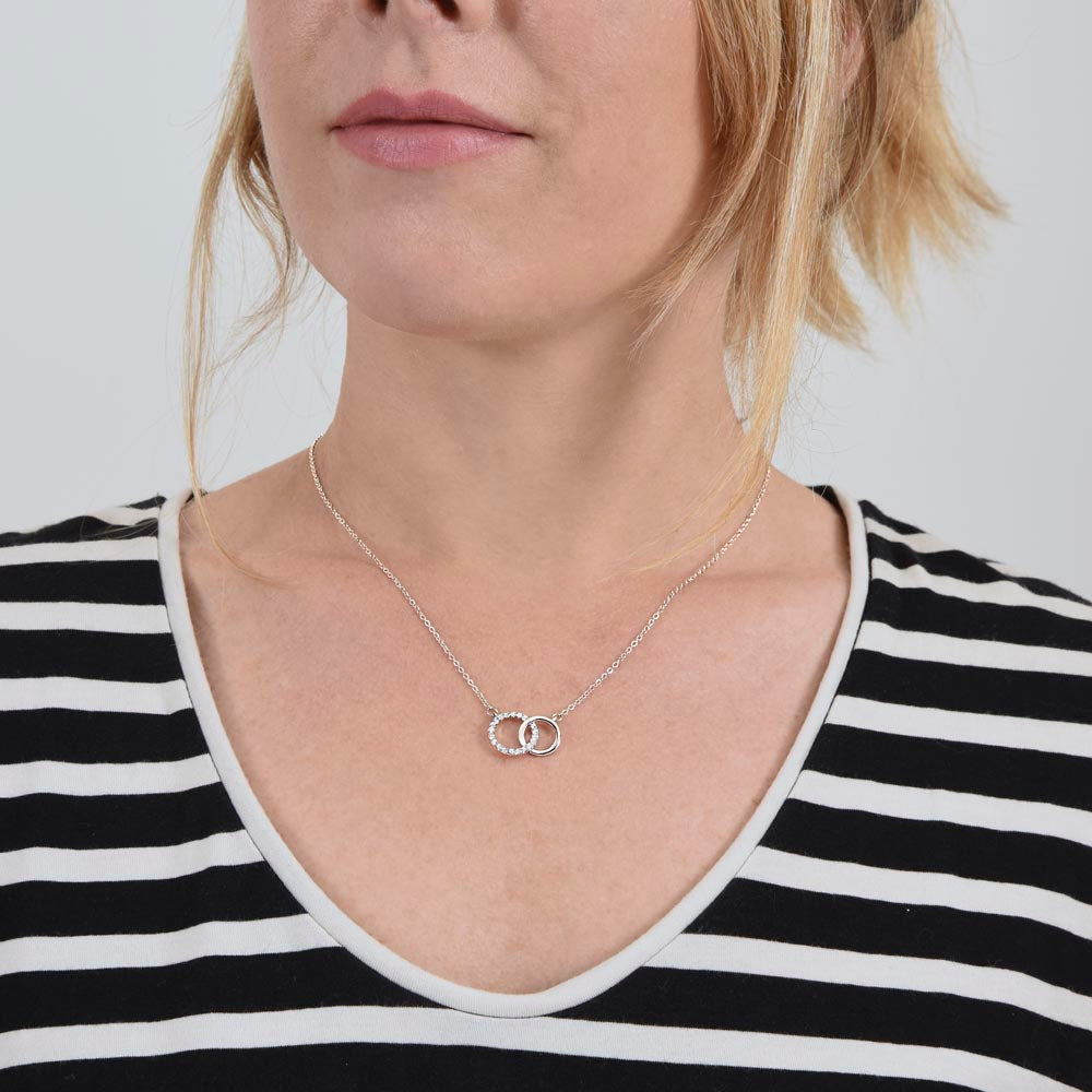 Daughter Braver Stronger Smarter Interlocking Circles Necklace - Image 6